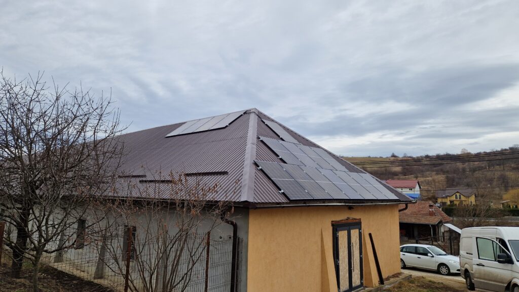 Instalare Sistem Fotovoltaic 6.8 kW cu Stocare in Cluj-Napoca - Cluj